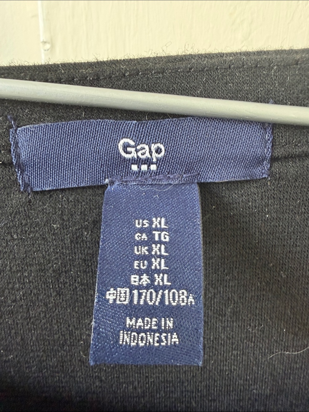 GAP sz XL Black and White Striped Women's - Picture 2 of 3